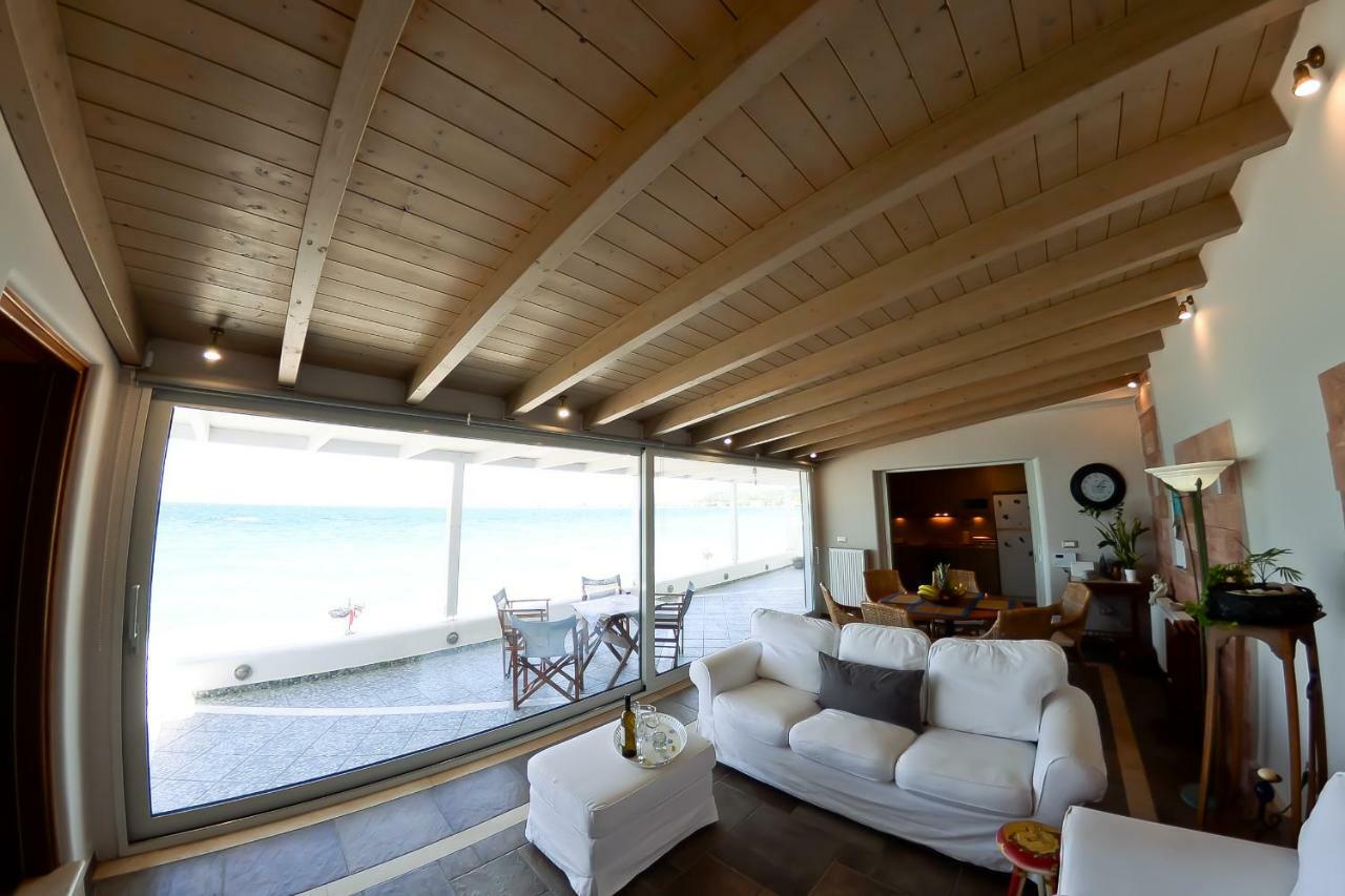 فيلا Patras Luxury Seaside House المظهر الخارجي الصورة