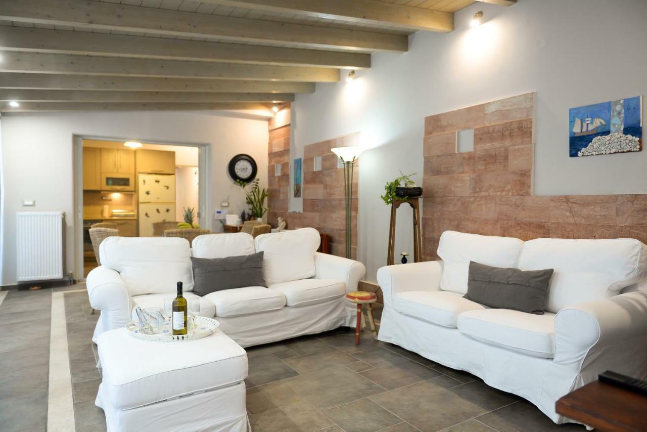فيلا Patras Luxury Seaside House المظهر الخارجي الصورة
