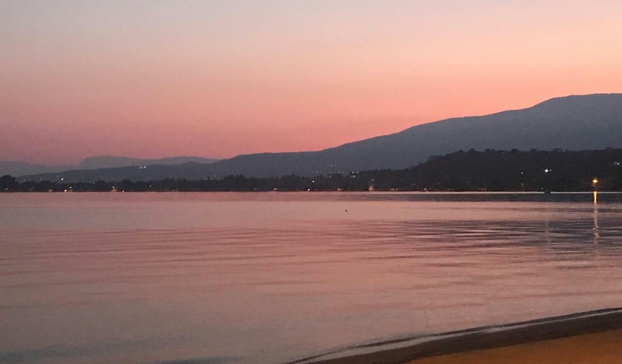 فيلا Patras Luxury Seaside House المظهر الخارجي الصورة